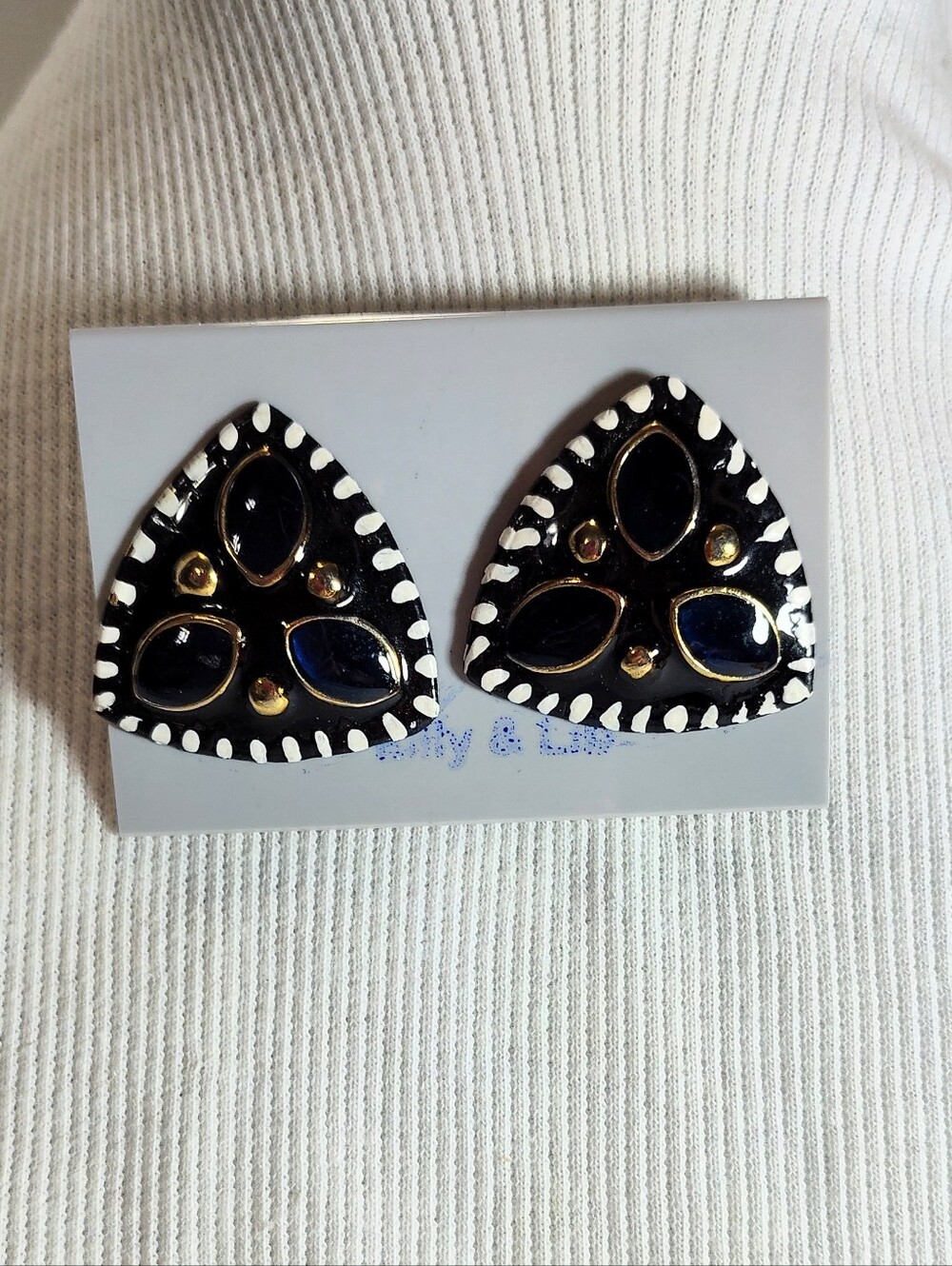 Fashion Black and Gold Blue Matquise Stone Triangle Floral Motif Earrings
